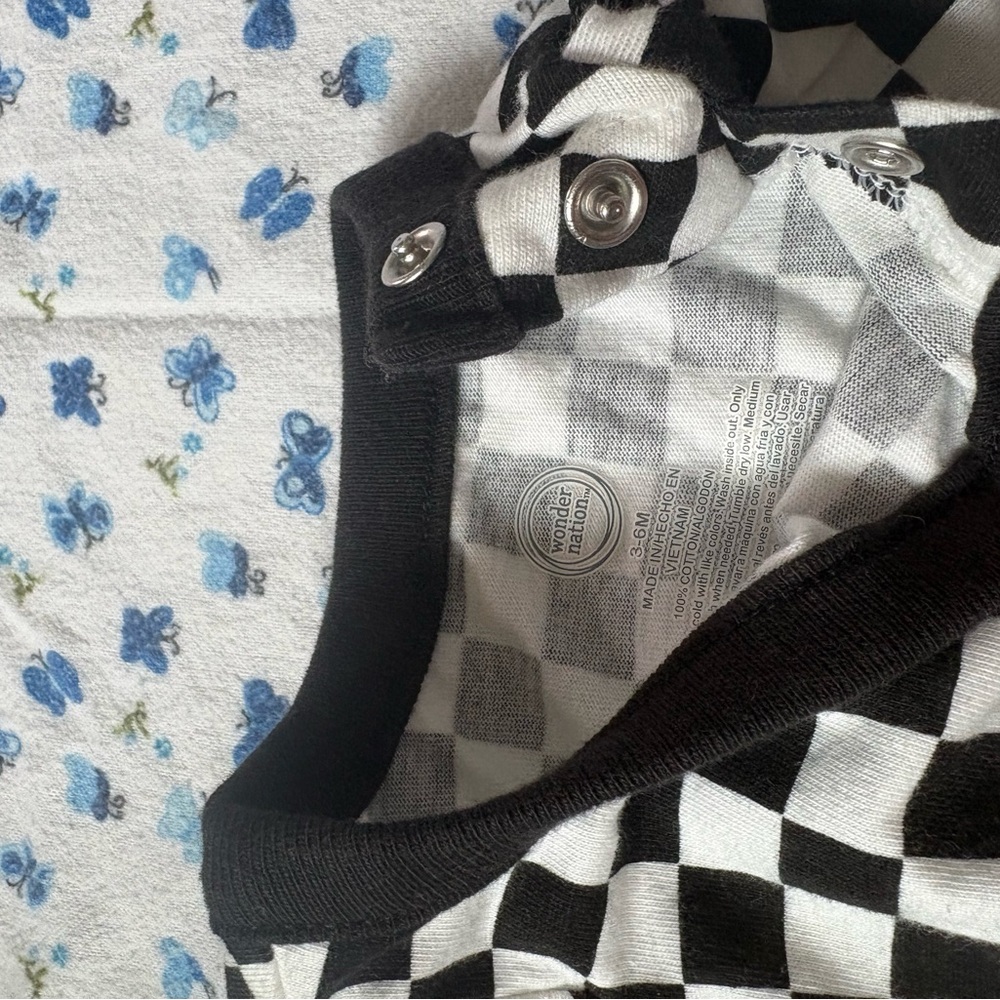 Checkered Baby Romper - Picture 3 of 4
